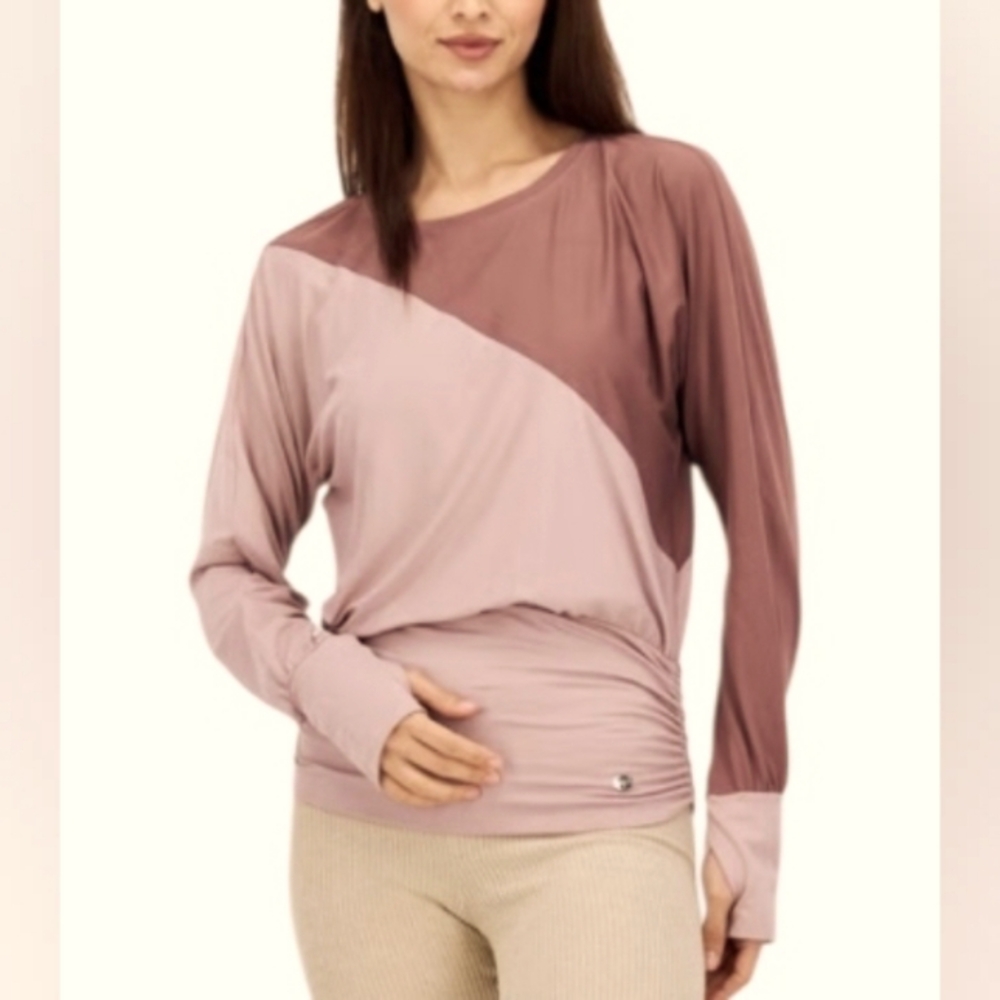 Tahari Sports wear Fit Long Sleeve Two Tone Top, size L, women's t-shirt